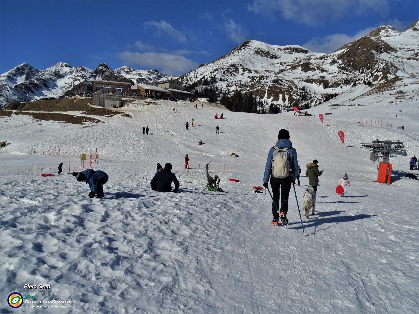 74 Rientriamo al punto di npartenza , al Rif. Albergo Monte Avaro.JPG